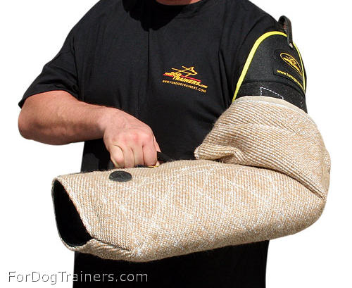 Intermediate dog bite sleeve made of Jute
